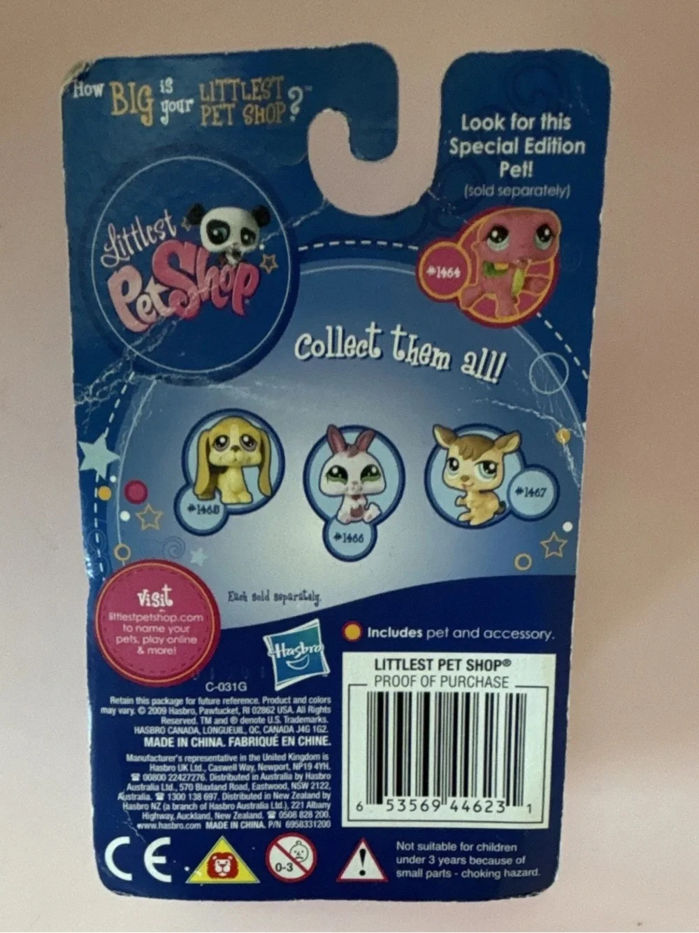 Hasbro Littlest Pet Shop Bunny Figure w/ Accessory #1466 (2008) Ages 4+